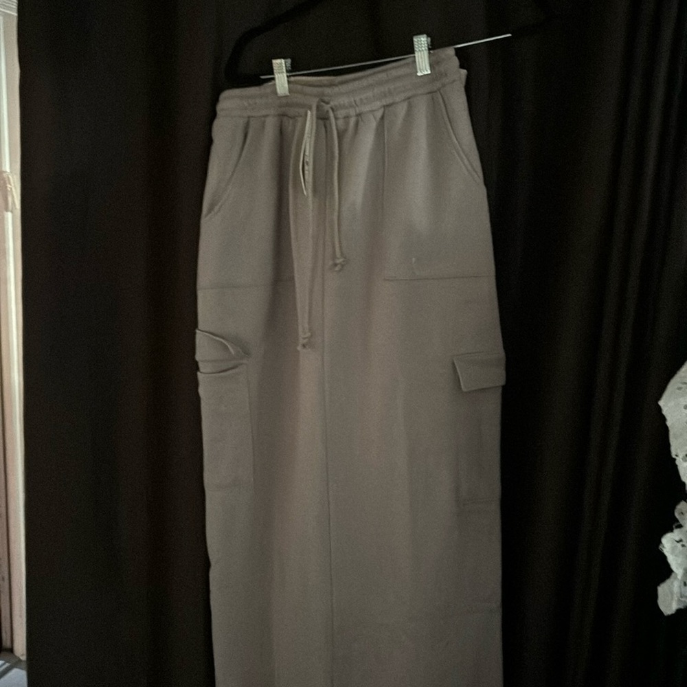 Brand new with tags maxi cargo sweatskirt size small (runs big)